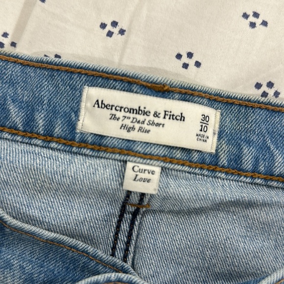 A&F The High Rise Dad Short - Picture 3 of 4